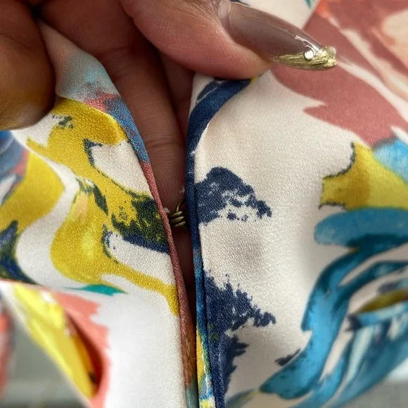 Bebe Colorful Floral Blazer Woman’s size 8 - Picture 7 of 10